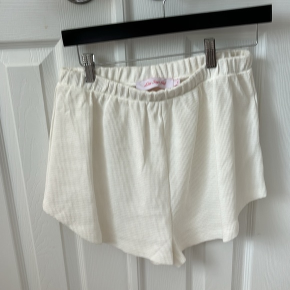 Lisa says gah! White set - Picture 3 of 8